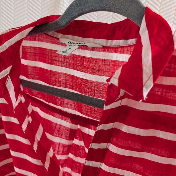Old Navy Long Sleeve Swim Shirt Collar Red and White Stripes Size Medium Summer - Picture 11 of 13